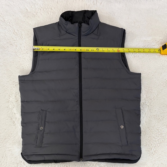 J. Crew Men's Charcoal Quilted Vest,40% feathers,Size M - Picture 7 of 17